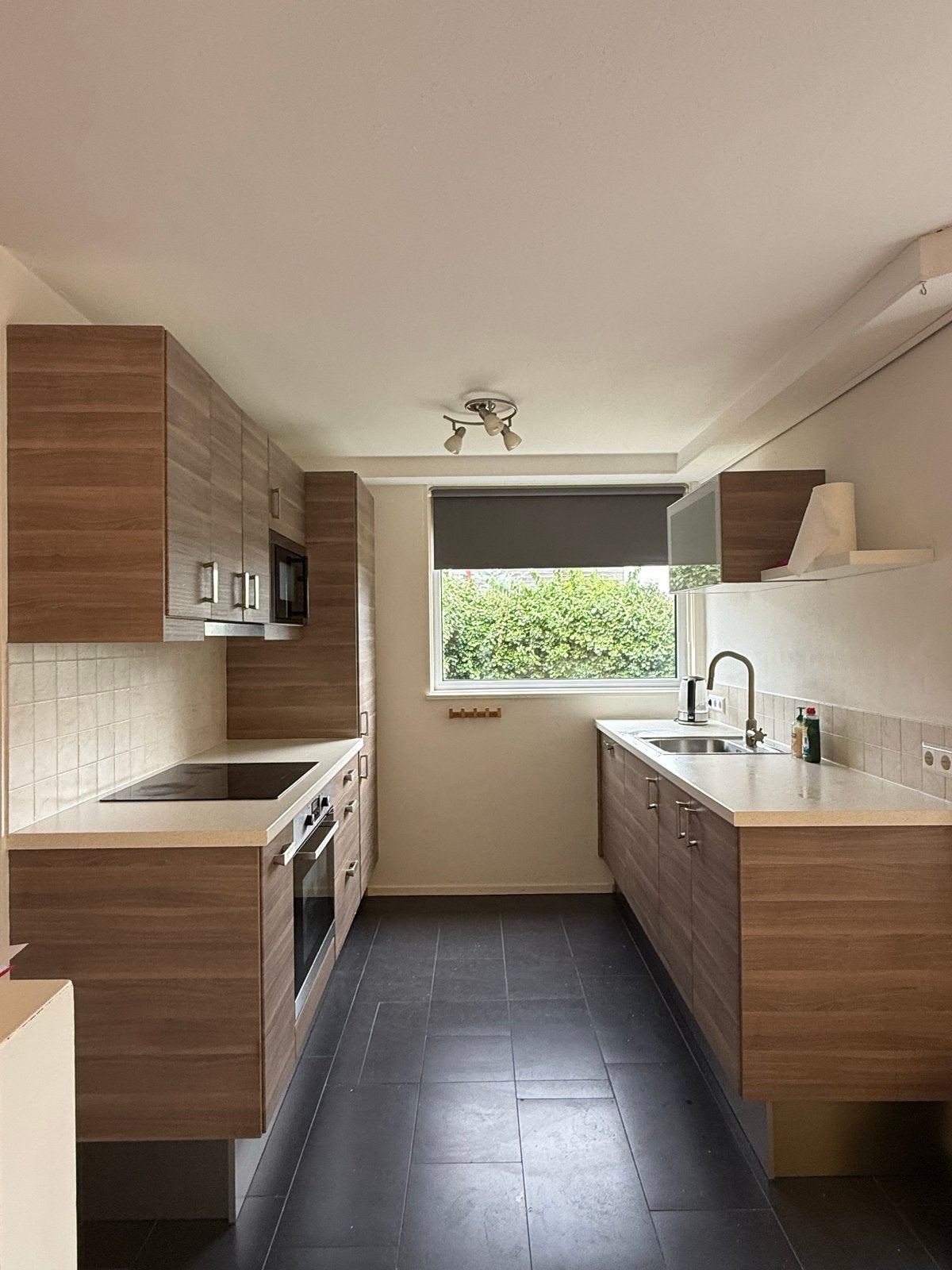 Complete keuken met een vaatwasser uit 2024., Huis en Inrichting, Keuken | Complete keukens, Ophalen, Gebruikt, Bruin, Dubbelwandige keuken