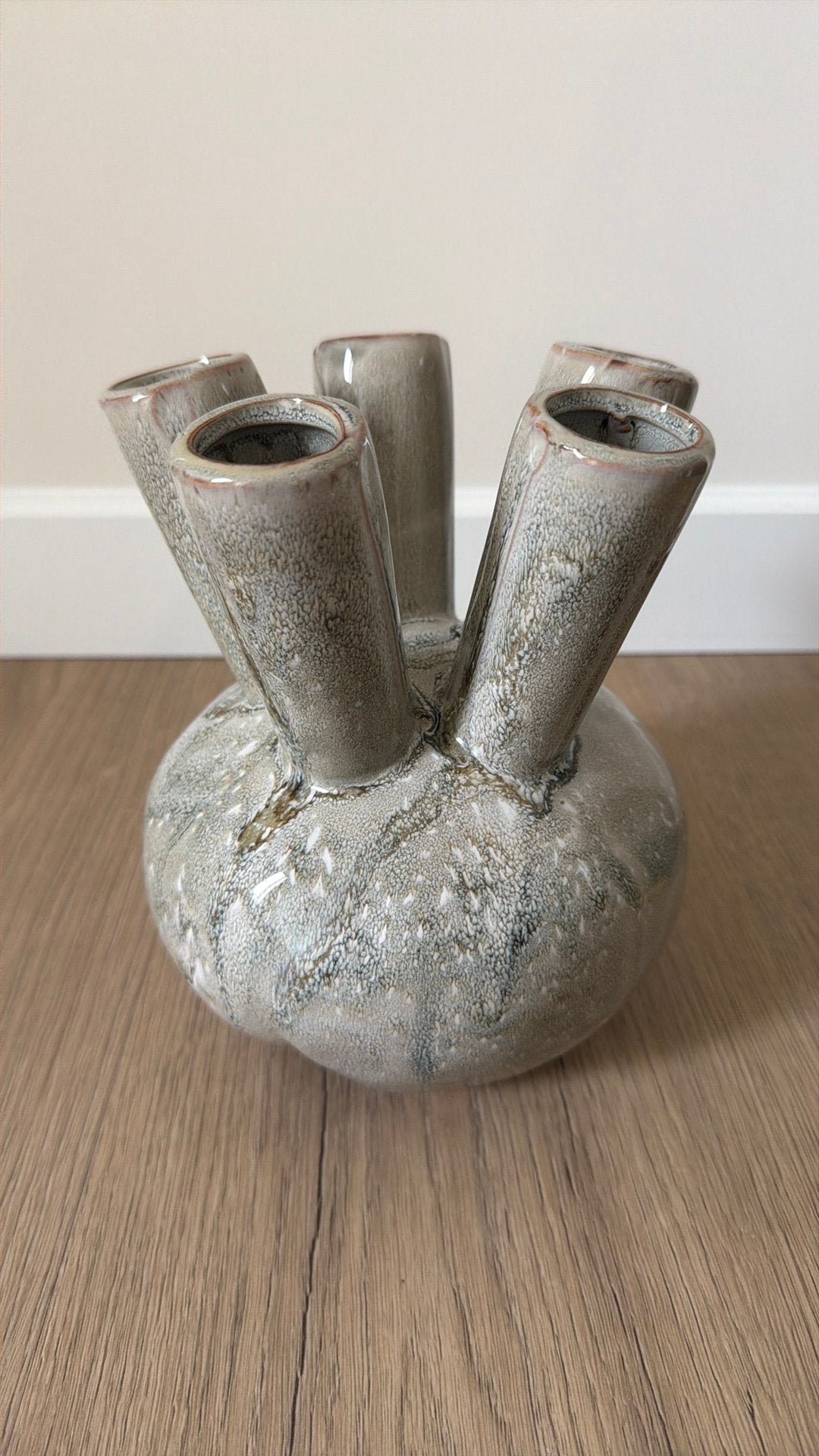 Groene tulpenvaas, Huis en Inrichting, 21 cm, Nieuw, Ophalen of Verzenden, Steen/keramiek