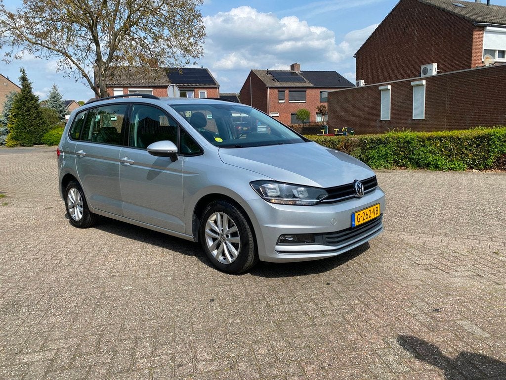Volkswagen Touran 1.6 TDI SCR Comfortline 7p NIEUWE A P K, Gebruikt, 4 cilinders, 23 km/l, Bedrijf