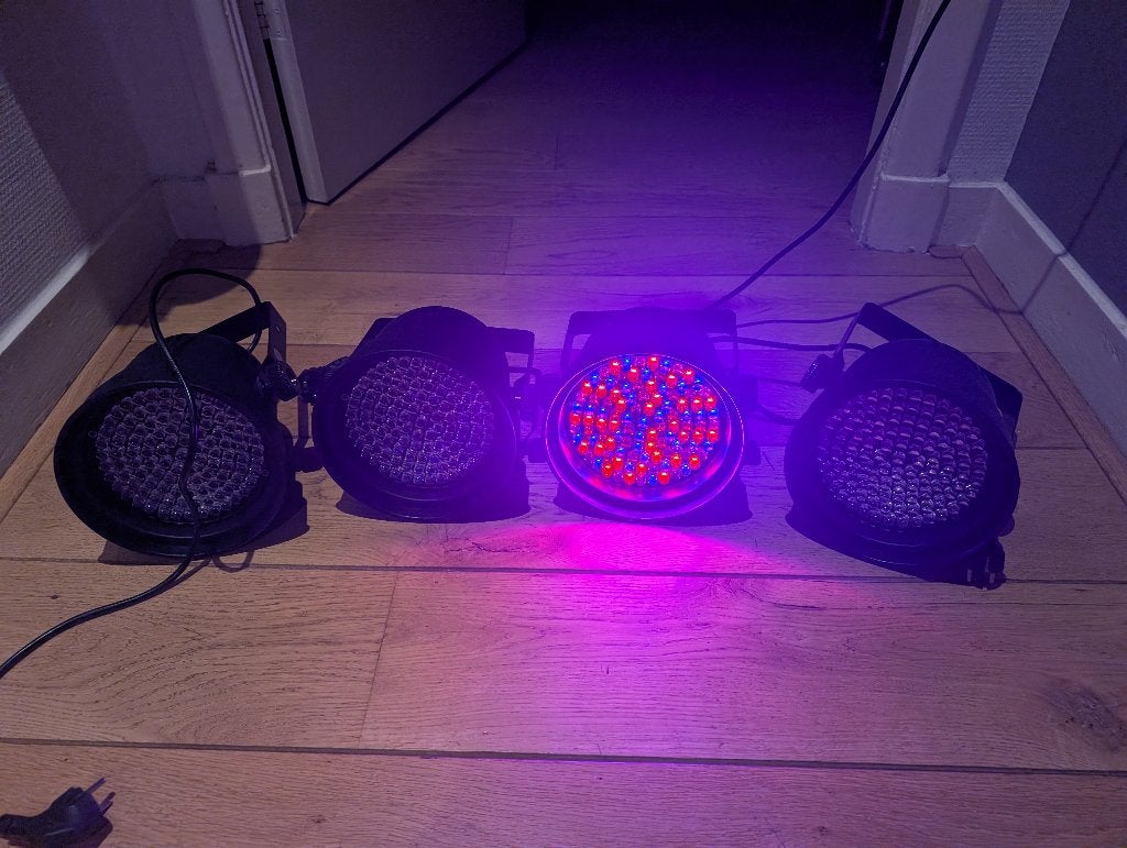GLX Lighting Power LED Beam 56 spots 4 stuks, Muziek en Instrumenten, Ophalen of Verzenden, Zo goed als nieuw, Licht, Kleur