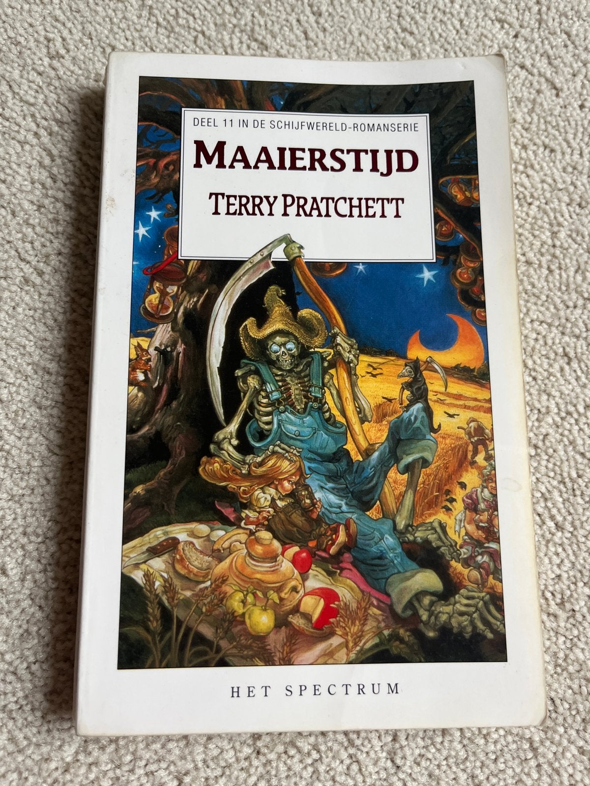 Maaierstijd - Terry Pratchett (Schijfwereld-romanserie), Boeken, Ophalen of Verzenden, Gelezen