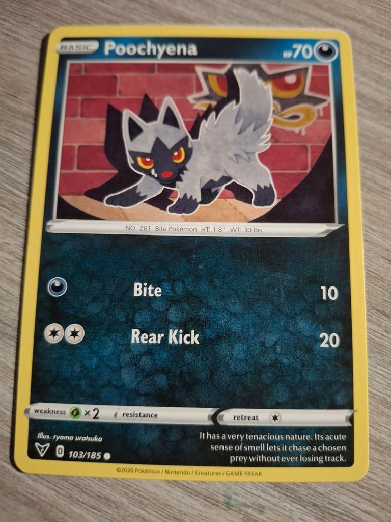 Poochyena Pokémon Kaart (103/185) - Zo goed als nieuw, Ophalen of Verzenden, Zo goed als nieuw, Losse kaart