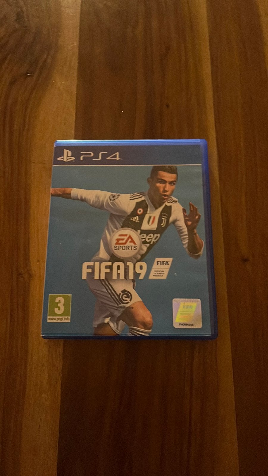 Fifa 19 voor ps4, Ophalen, Zo goed als nieuw, Sport, 3 spelers of meer