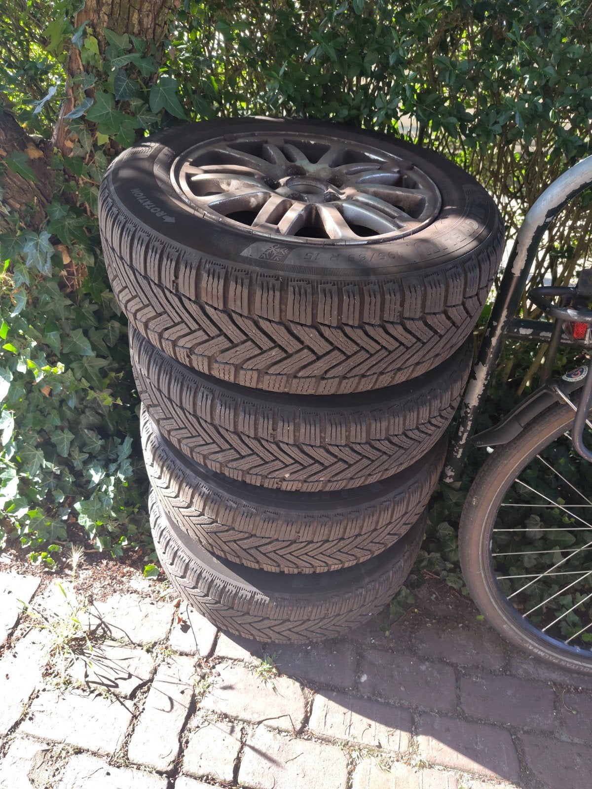 Michelin winterbanden op lichtmetalen velgen - Volvo V70, Auto diversen, Auto-accessoires, Ophalen, Gebruikt