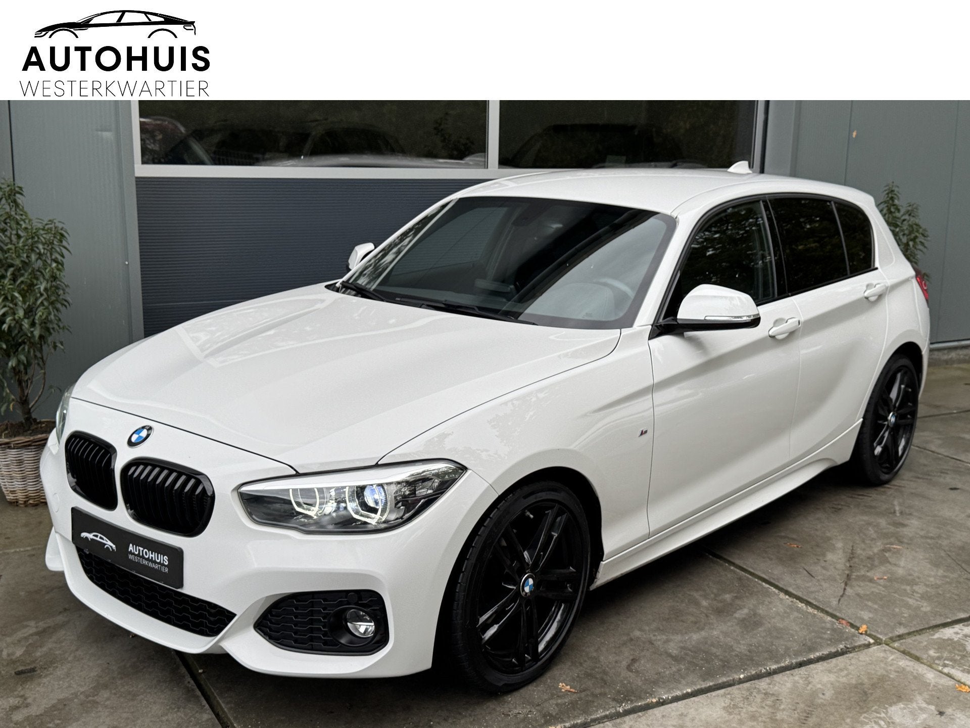 BMW 1-serie 118i 136pk Automaat Executive Sport line PDC Nav, Auto's, Gebruikt, Met garantie (alle), Wit, Origineel Nederlands