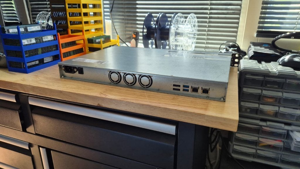 NETGEAR ReadyNAS RN2120 4-Bay NAS 1U Rackmount, Minder dan 4 GB, NETGEAR, Hot swappable onderdelen, Minder dan 2 Ghz