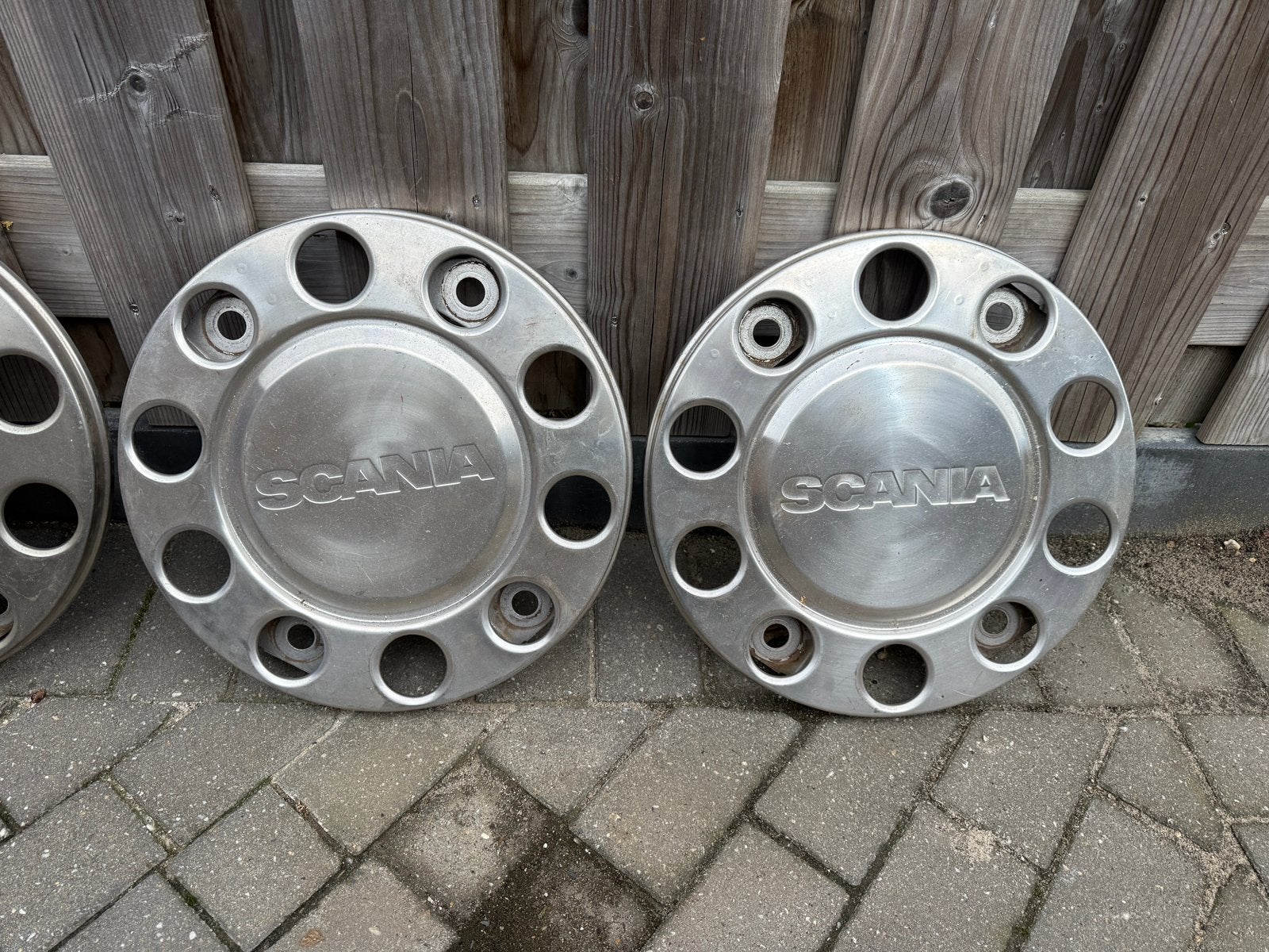 6 scania wieldoppen, Ophalen of Verzenden, Scania
