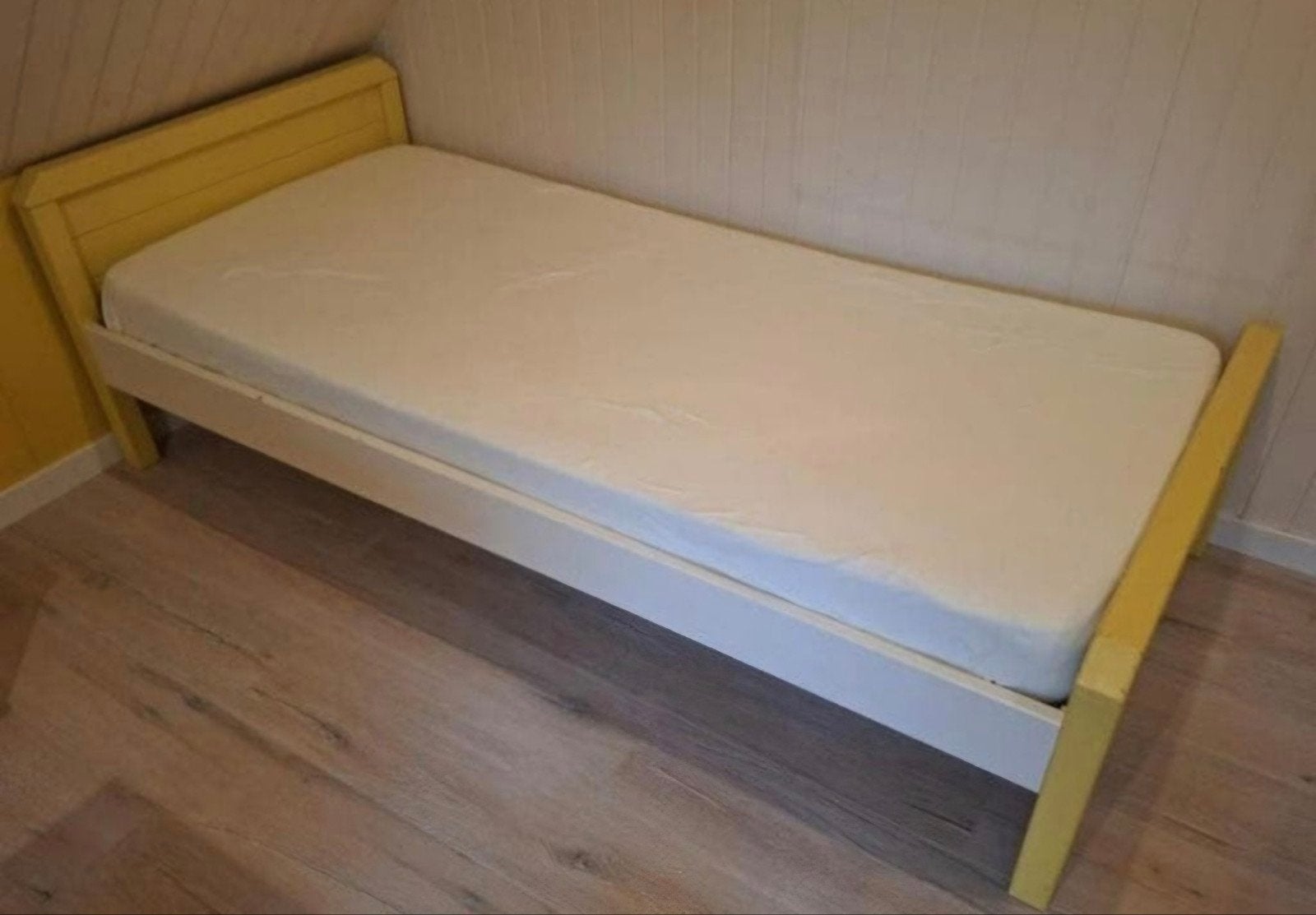 Eenpersoonsbed met Morres lattenbodem en matras, Ophalen, Overige maten, 200 cm, Hout