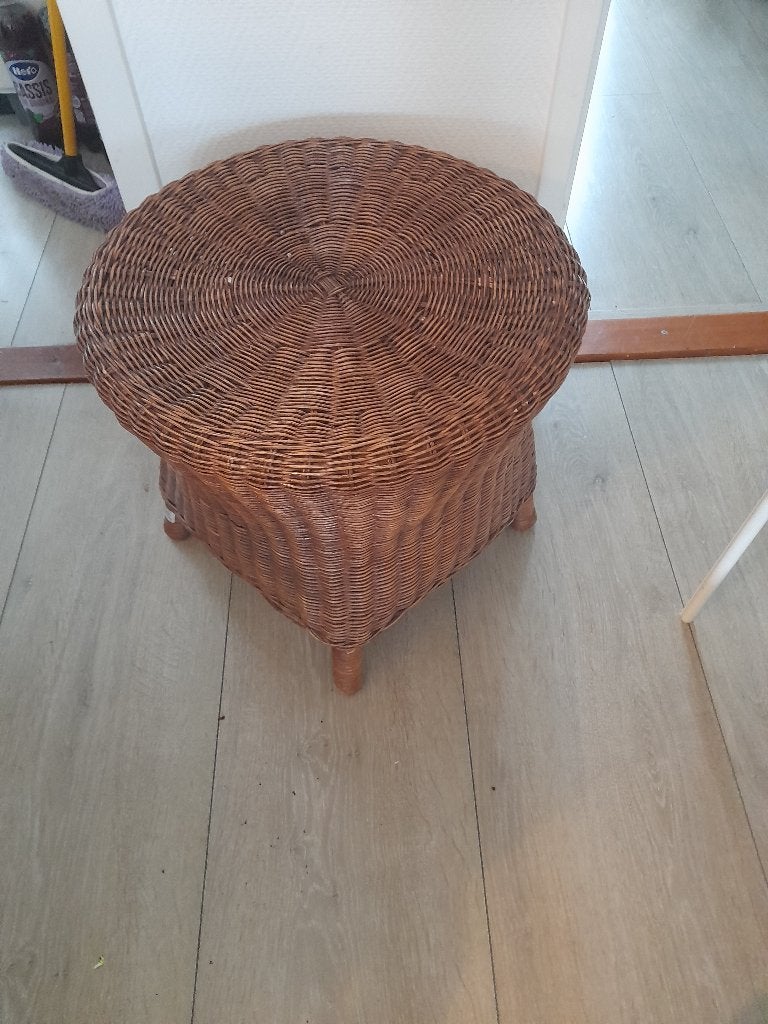 ROTAN TAFELTJE, Huis en Inrichting, Tafels | Bijzettafels, 45 tot 60 cm, Overige materialen, Minder dan 55 cm, Rond