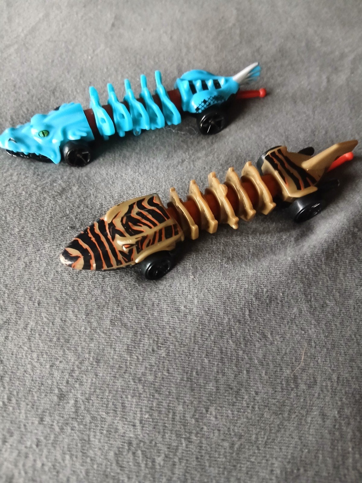 Hot Wheels Dragon Blast - 2 stuks, Ophalen of Verzenden, Gebruikt, Jongen of Meisje