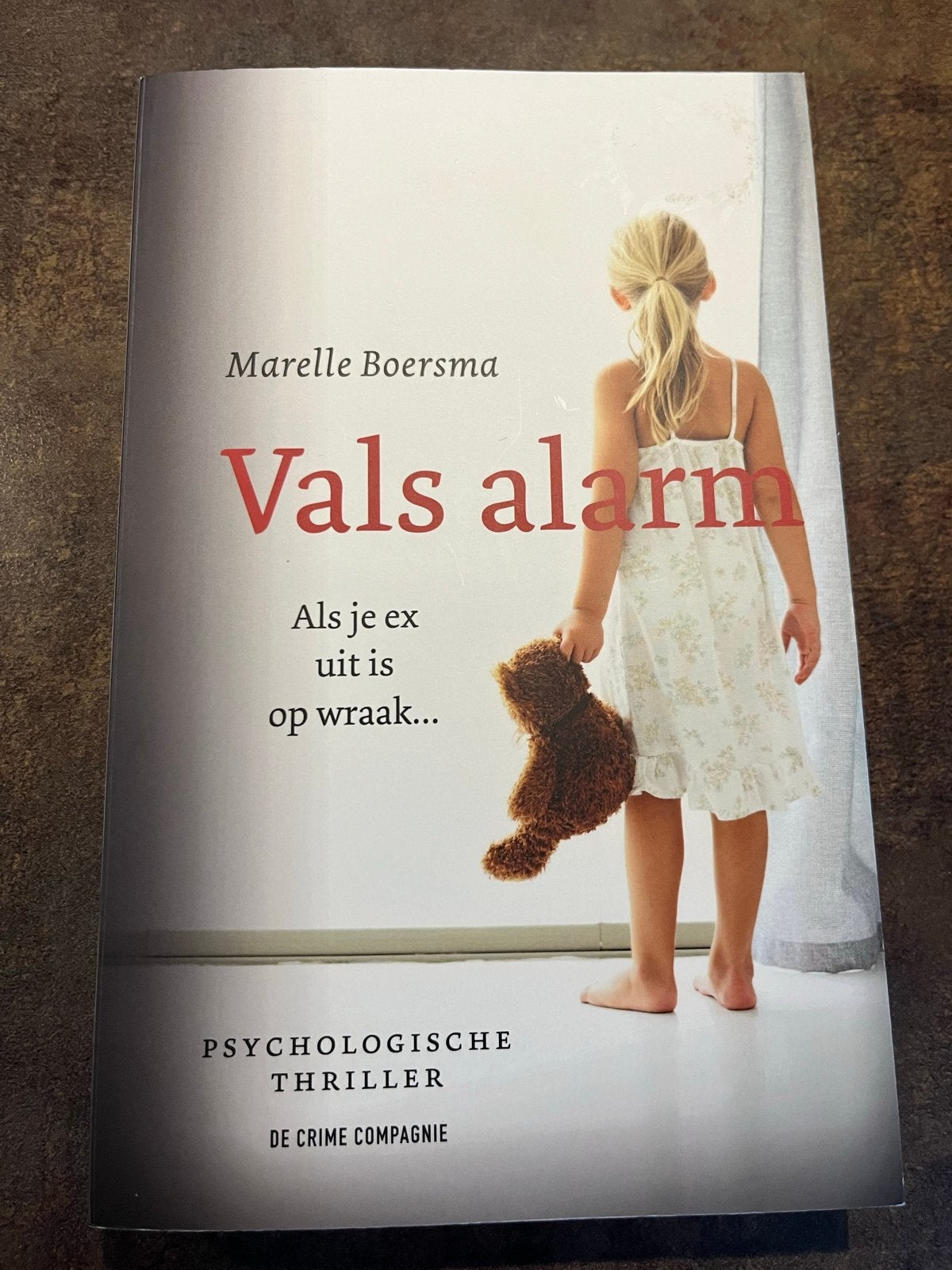 Vals Alarm - Marelle Boersma (Psychologische Thriller), Ophalen of Verzenden, Zo goed als nieuw, Nederland
