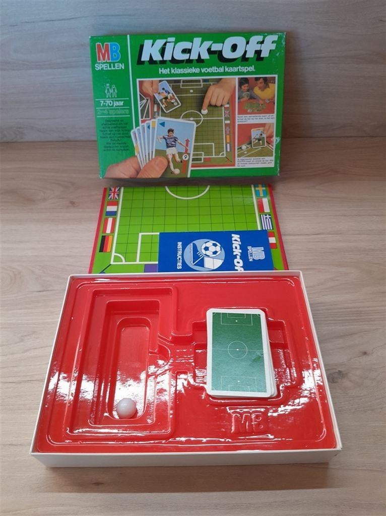 Kick-Off het klassieke voetbal kaartspel - s3736, Verzenden, Zo goed als nieuw