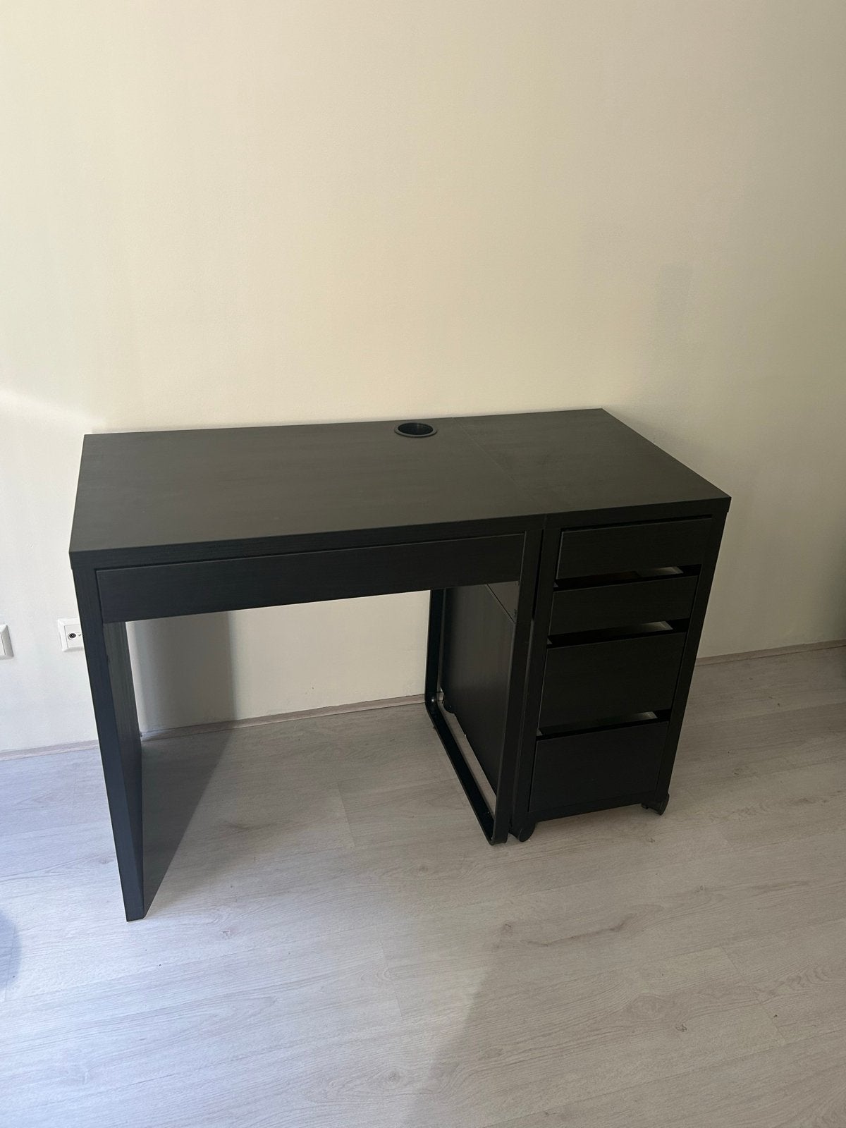 IKEA Micke bureau met ladeblok op wielen - Zo goed als nieuw, Ophalen, Zwart, Met lades, Zo goed als nieuw