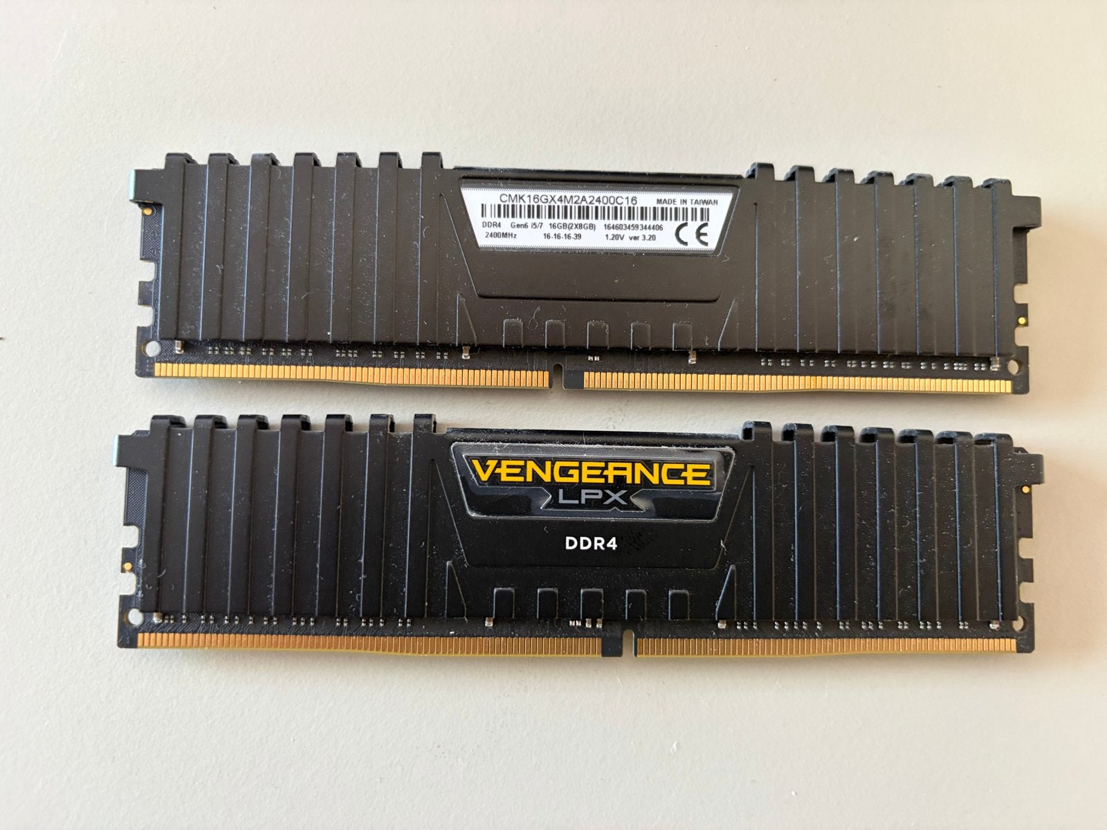 Corsair Vengeance LPX DDR4 RAM 16GB (2x8GB) 2400MHz, Computers en Software, Gebruikt, DDR4, Ophalen of Verzenden, Desktop