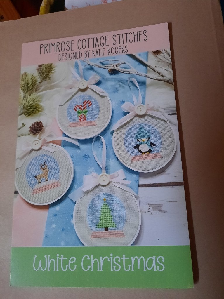Primrose Cottage Stitches - White Christmas - PCS-029, Ophalen of Verzenden, Zo goed als nieuw, Handborduren, Patroon