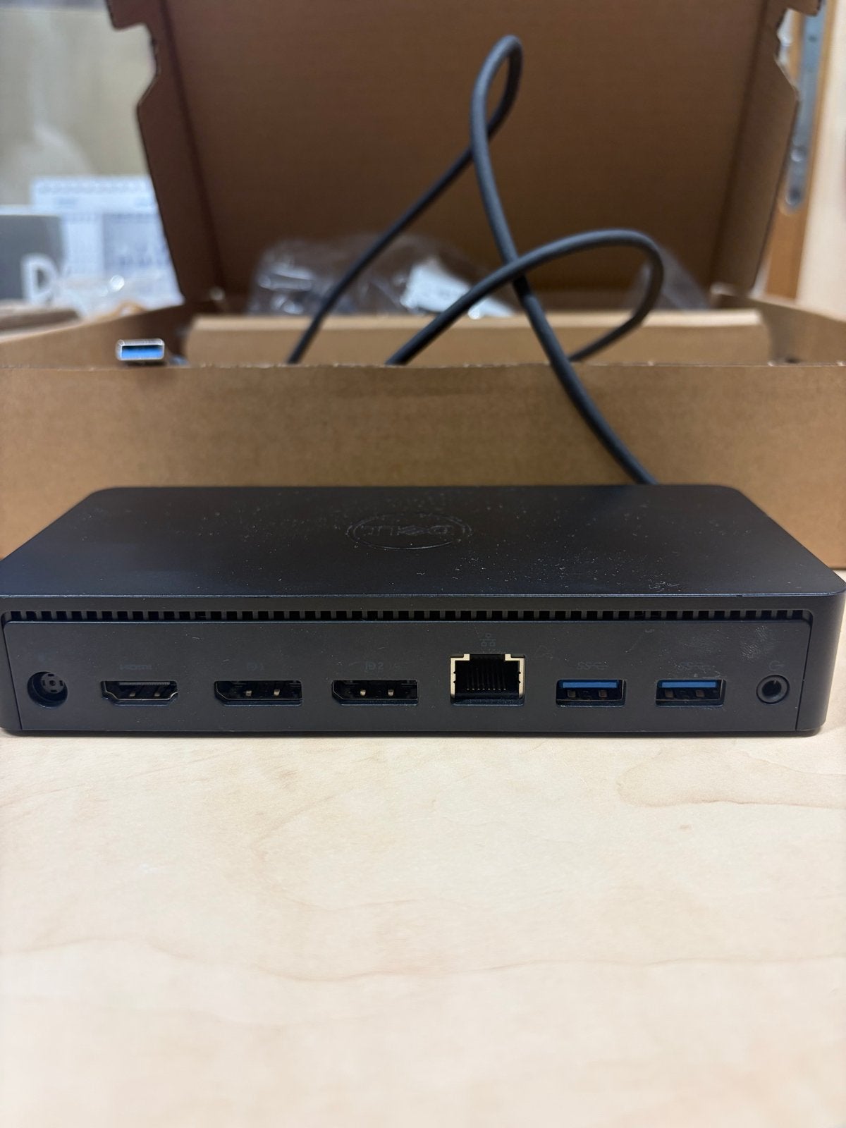 Dell Docking Station D6000 - USB-C met 130W adapter, Computers en Software, Dockingstations, Ophalen of Verzenden, Zo goed als nieuw