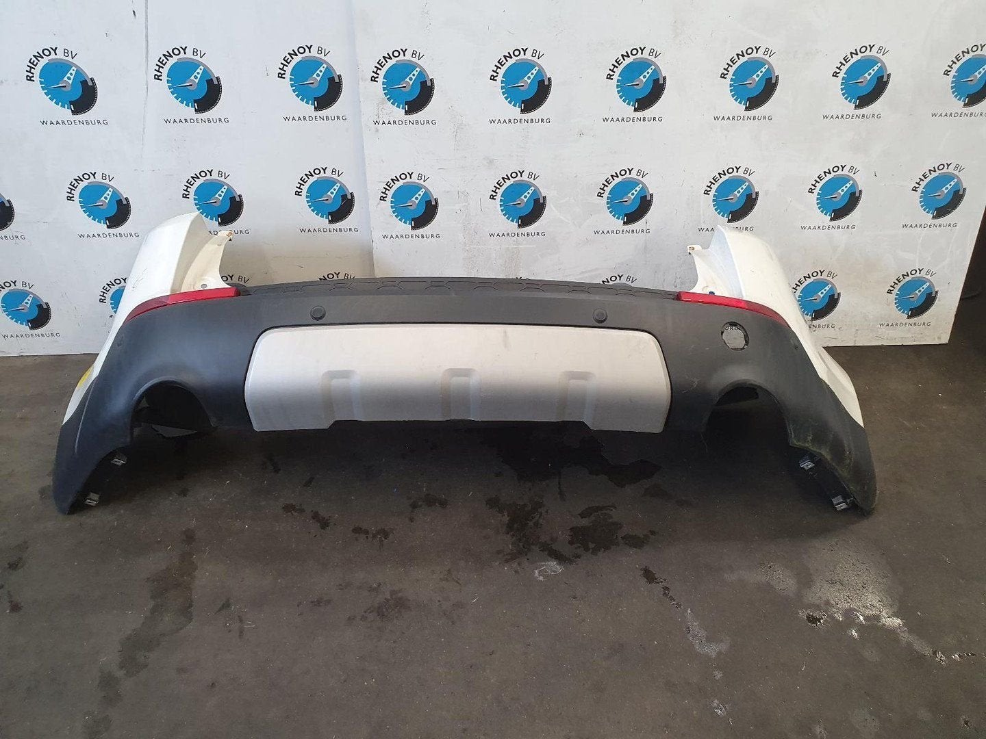 LANDROVER DISCOVERY SPORT L550 BUMPER ACHTER 2015, Gebruikt, Ophalen of Verzenden, Stiba lid, Achter