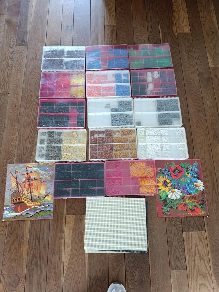 Ministeck partij met steentjes, gesorteerd op kleur, Hobby en Vrije tijd, Ministeck, Ophalen of Verzenden, Box-set