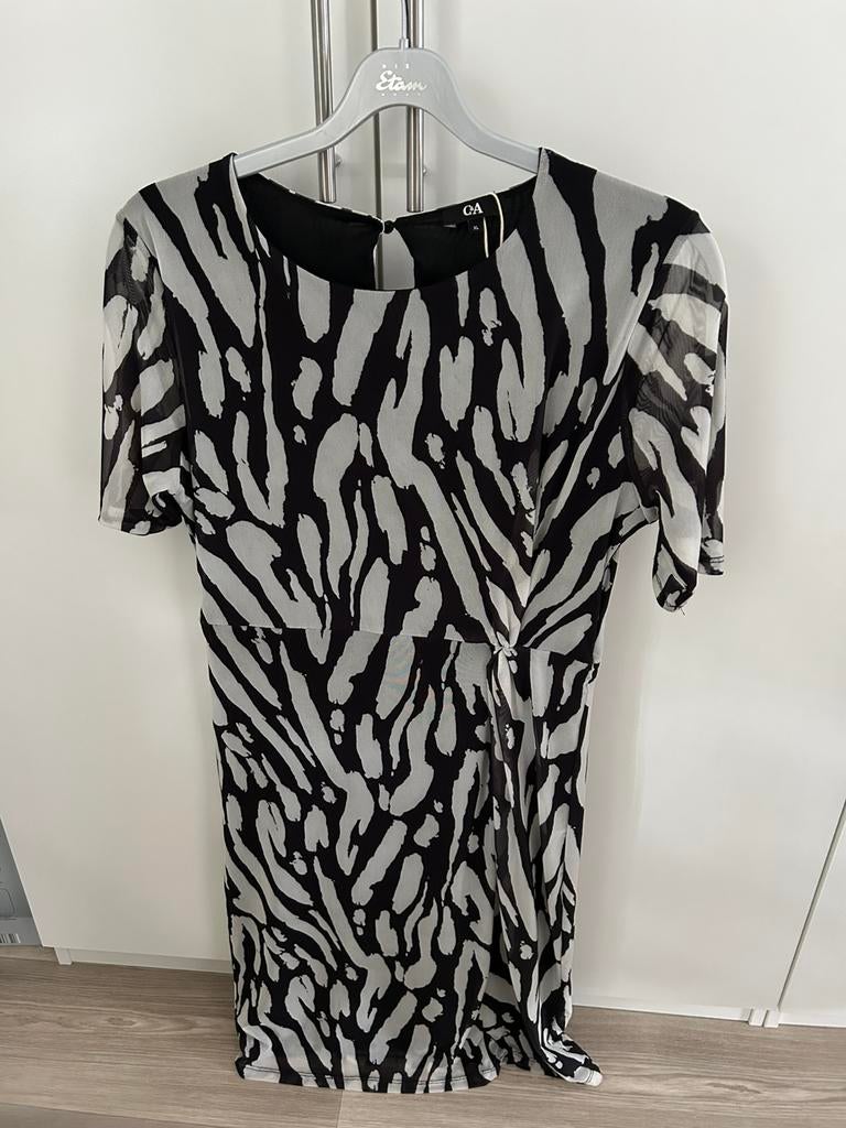 Nieuwe zwart/witte jurk van C&A maat XL, Kleding | Dames, Jurken, Zwart, Maat 46/48 (XL) of groter, Nieuw, Ophalen of Verzenden