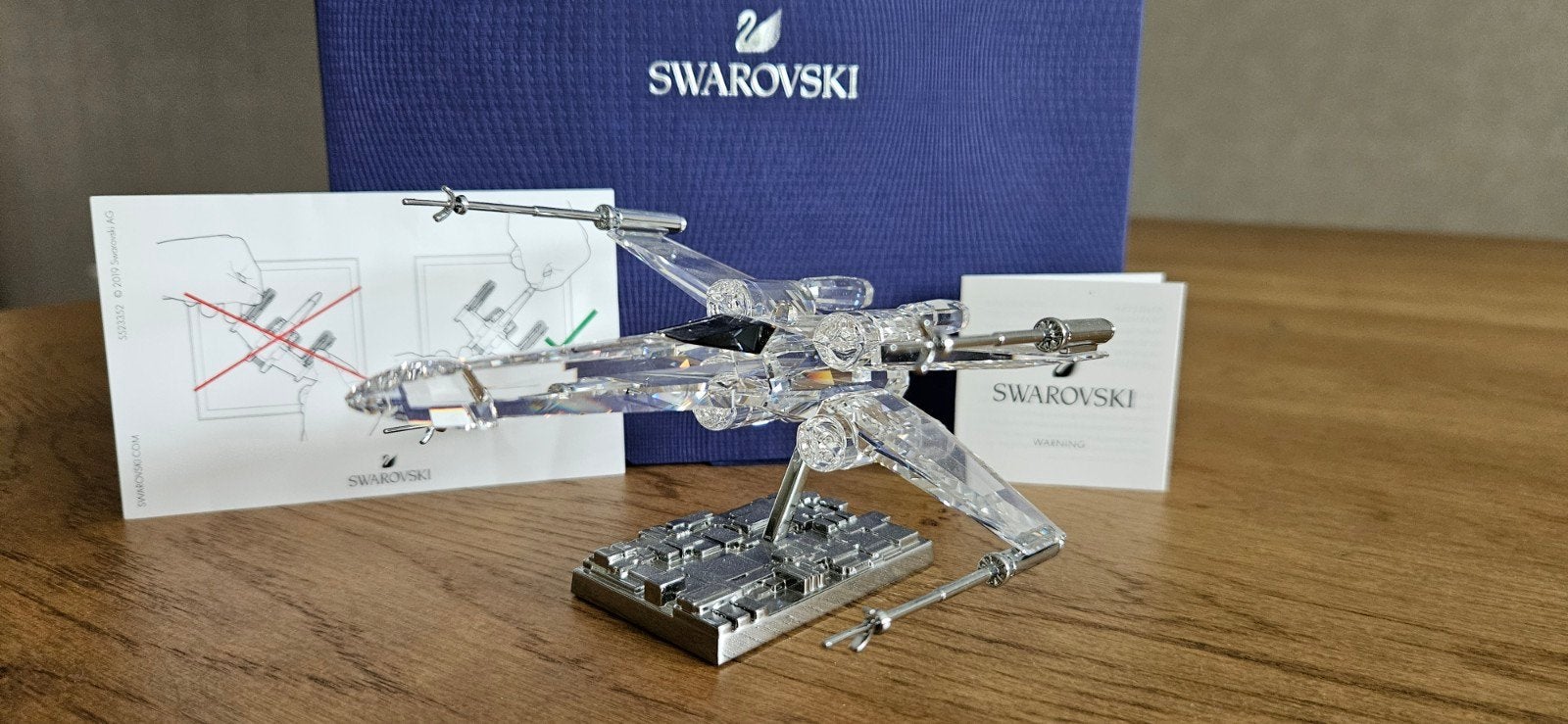 Swarovski Disney Star Wars X-Wing Starfighter, Verzamelen, Ophalen of Verzenden, Nieuw, Figuurtje