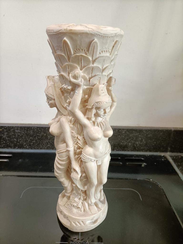 Vintage ivorine vaas. Beeld. Imitatie ivoor., Ophalen