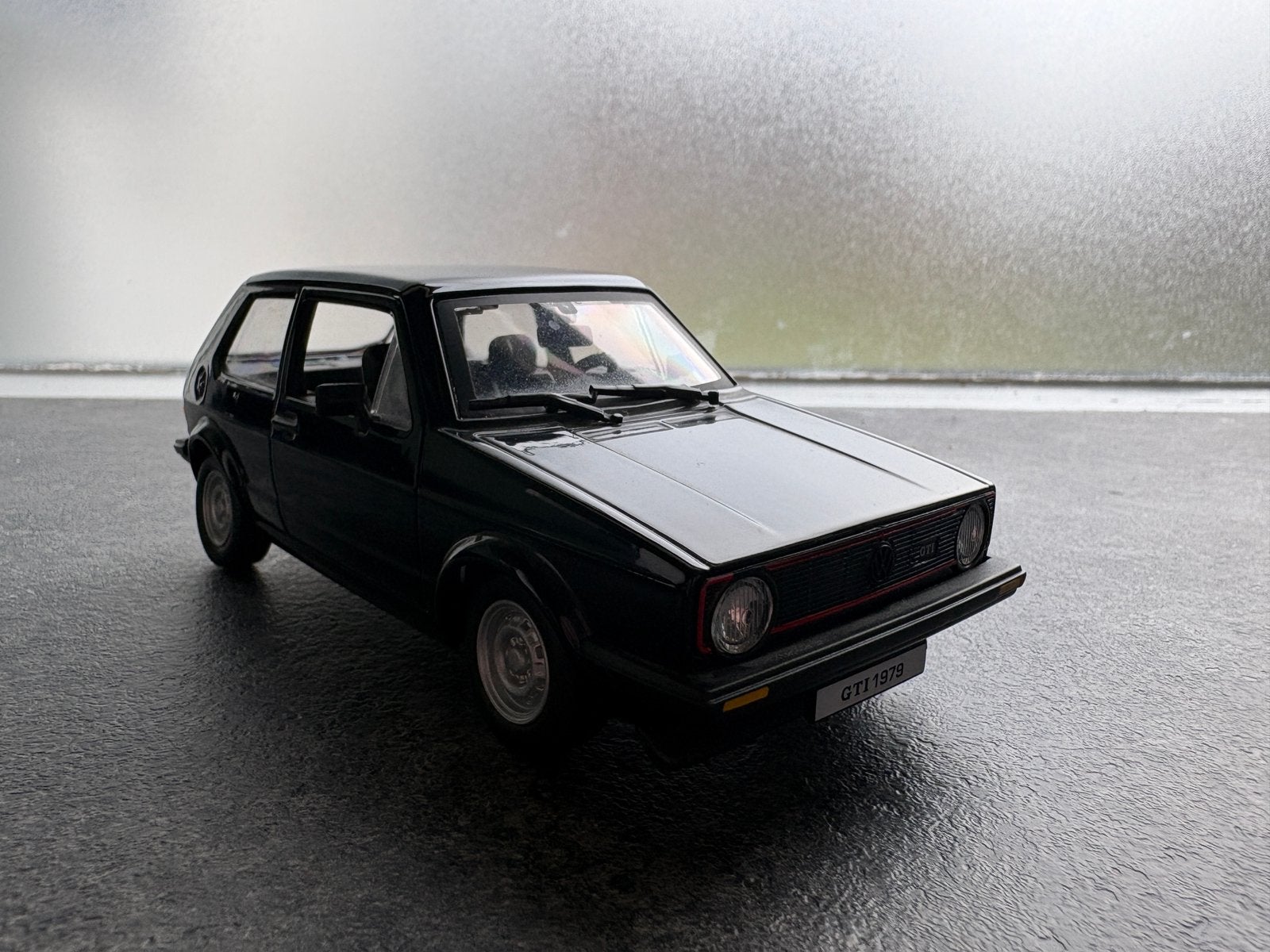 Golf gti 1979 Bburago 1/24, Hobby en Vrije tijd, Ophalen of Verzenden, Zo goed als nieuw, Bburago