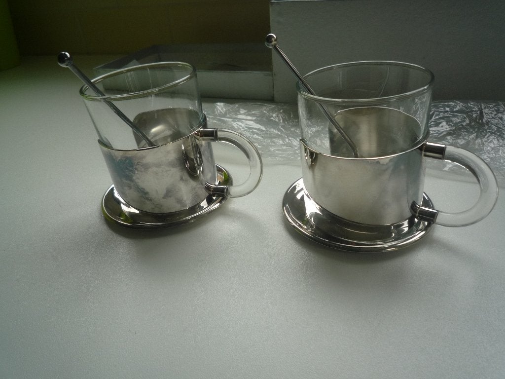 2 glazen theekopjes met verzilverde houders, lepels, bordjes, Klassiek, Nieuw, Ophalen of Verzenden, Glas