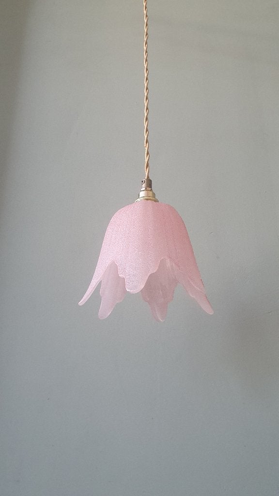 Vintage hanglamp - stevig glas - roze - gestrooid glas., E14 (klein), Ophalen of Verzenden, Zo goed als nieuw, Glas