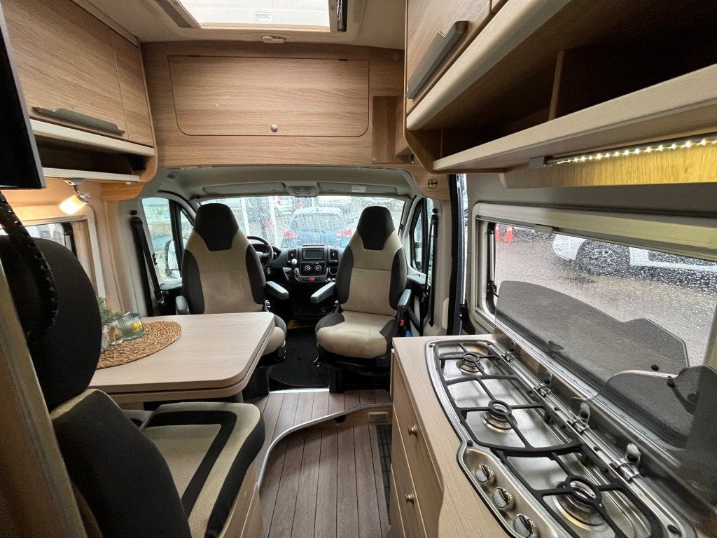 Knaus BoxStar Freeway 640 Automaat Off-Grid Lengtebedden, Automaat, Buscamper of Camperbus, Tot en met 2, Bedrijf