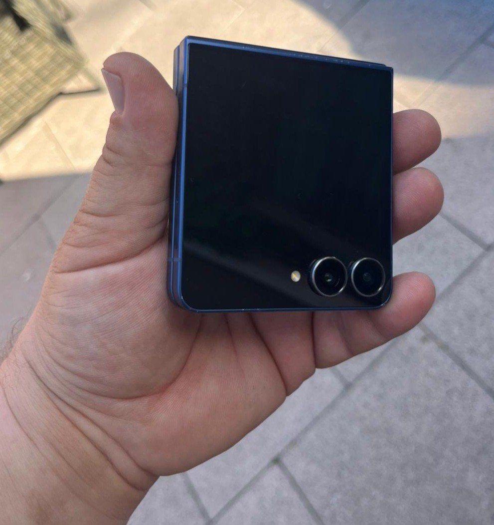 Samsung Z flip 7, Telecommunicatie, Mobiele telefoons | Samsung, Gebruikt, Blauw, Ophalen of Verzenden, Zonder simlock