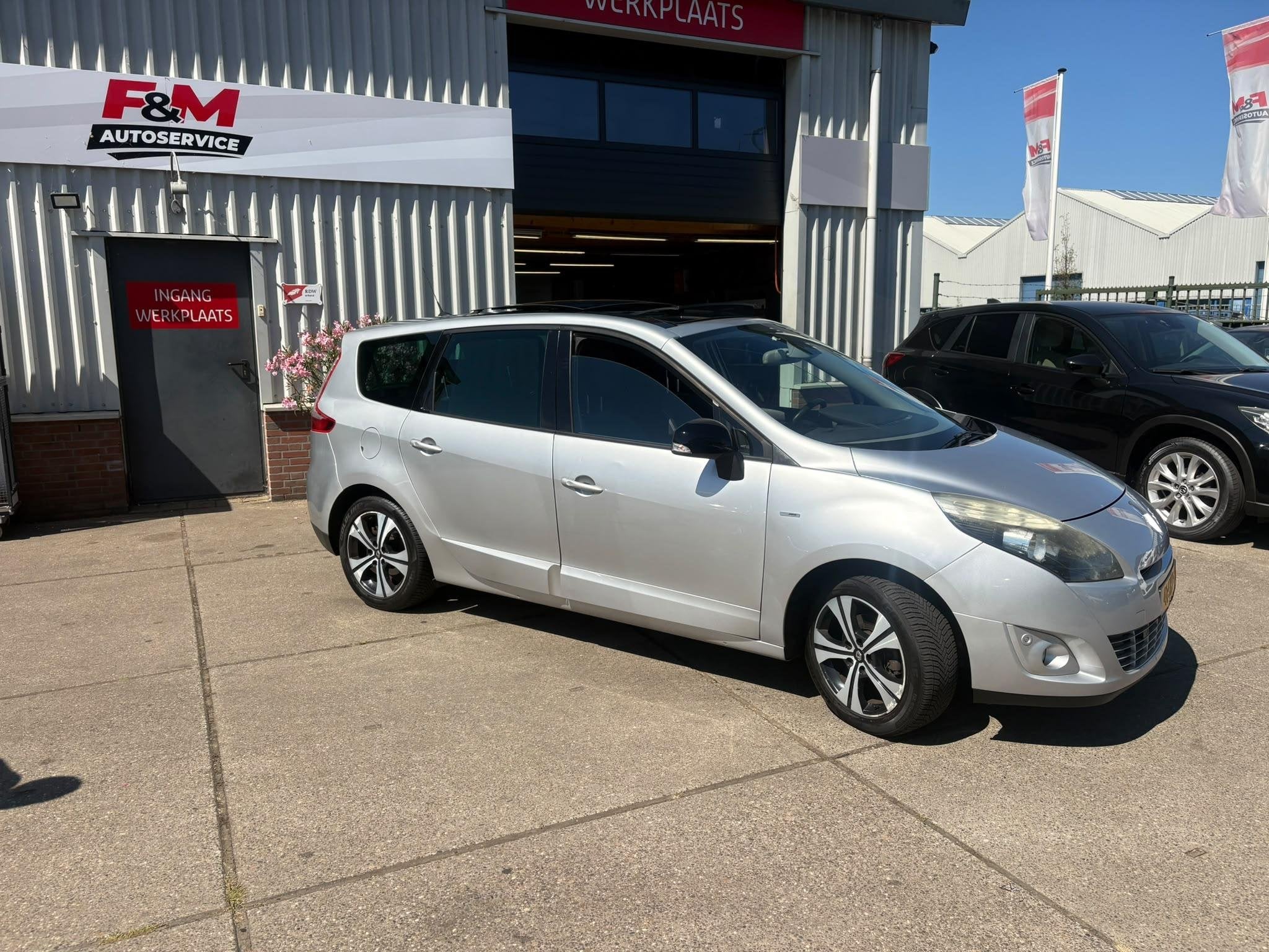 Renault Grand Scénic 2.0 Bose 7p. Clima, cruise, pano, came, Euro 5, Stof, Gebruikt, 4 cilinders