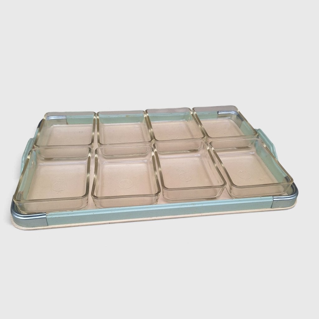 Vintage dienblad met 8 glazen Pyrex schaaltjes, Ophalen, Gebruikt, Niet van toepassing, Met opstaande rand