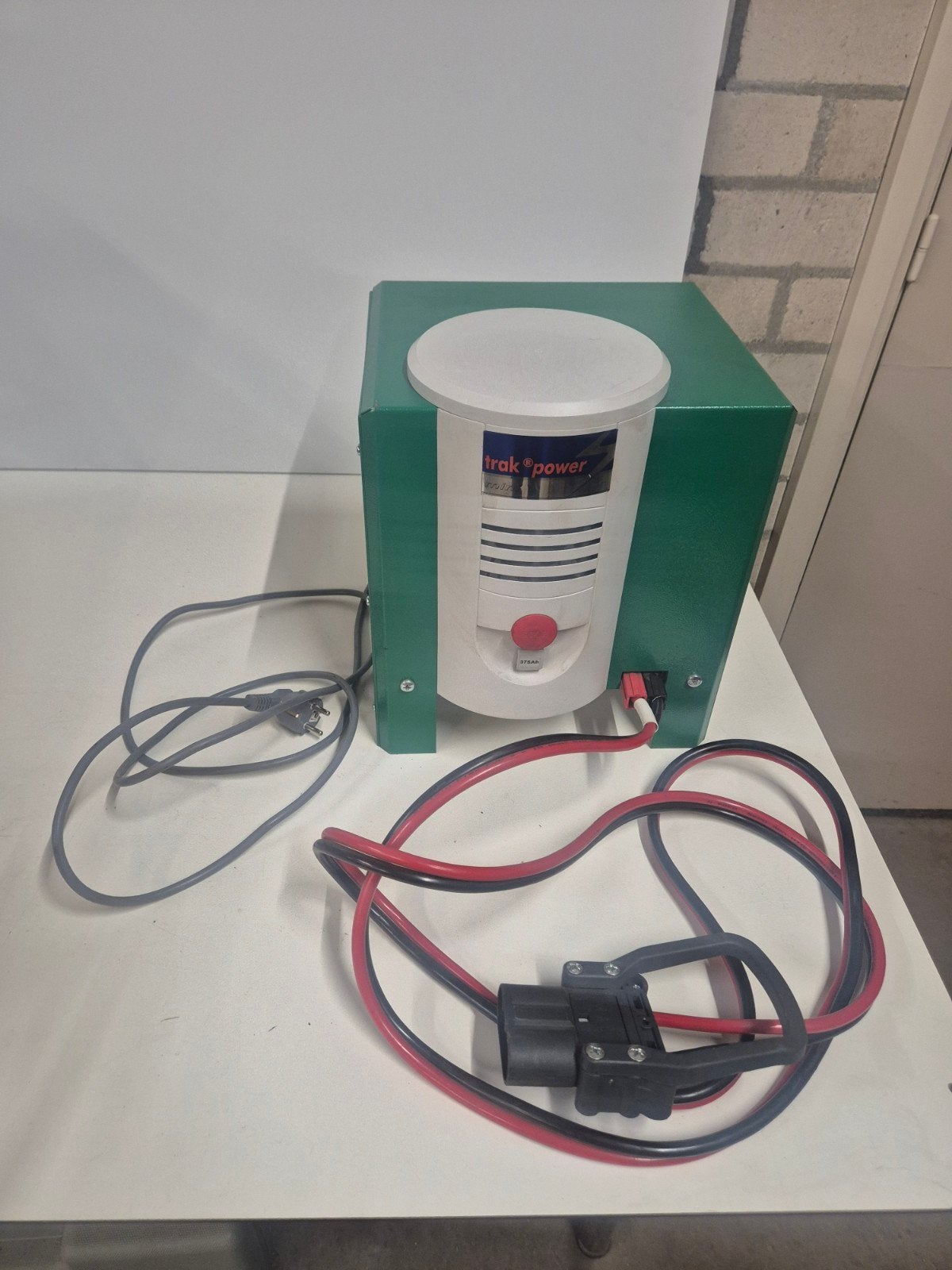 Hoppecke Trak Power Trak Mini Acculader 24V 60A, Gebruikt, Overige automerken, Bontkirchener Str. 1, 59929 Brilon - Hoppecke, Info@hoppecke.com