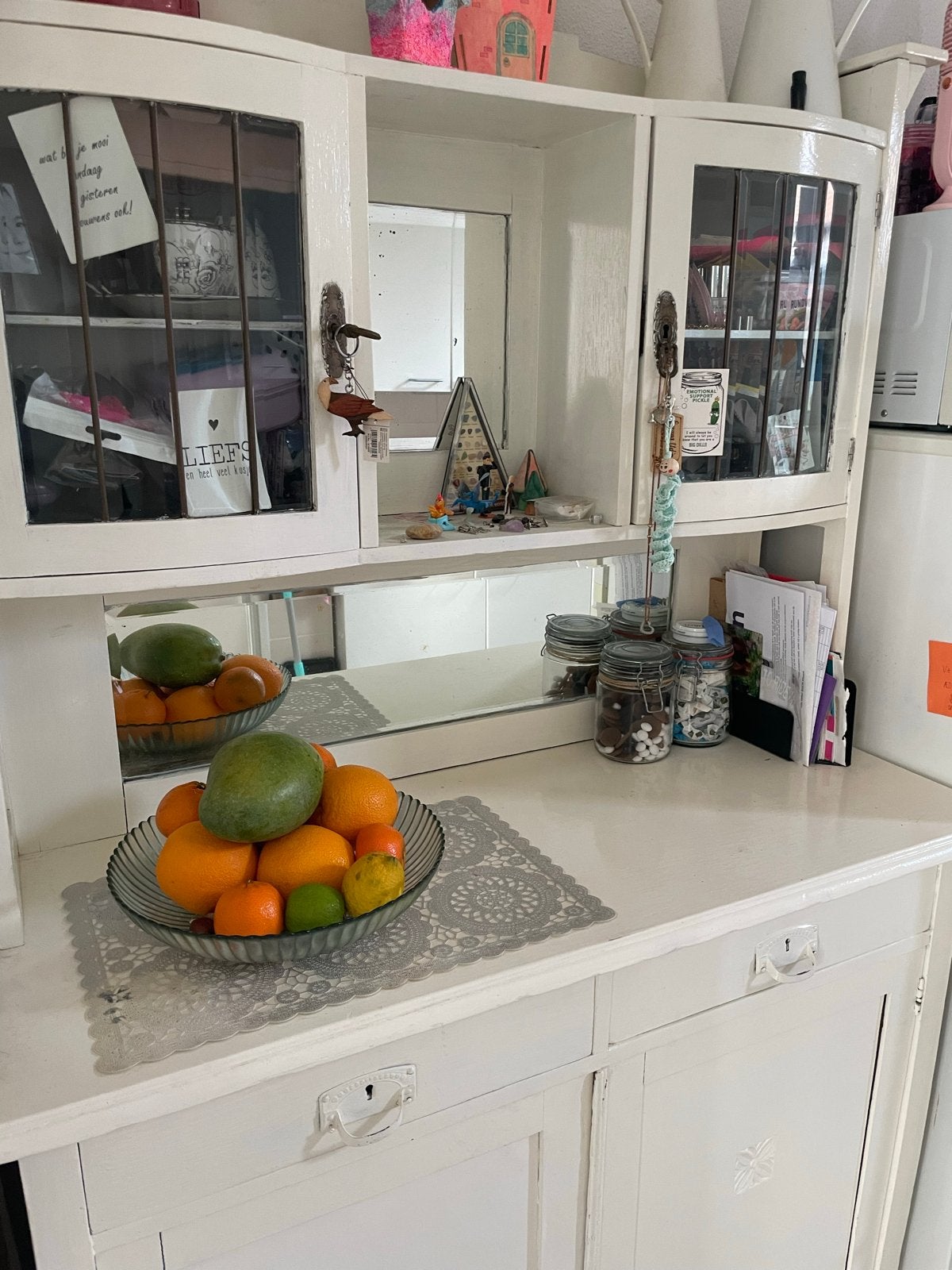 Brocante eiken antieke buffetkast met facetgeslepen glas, Ophalen