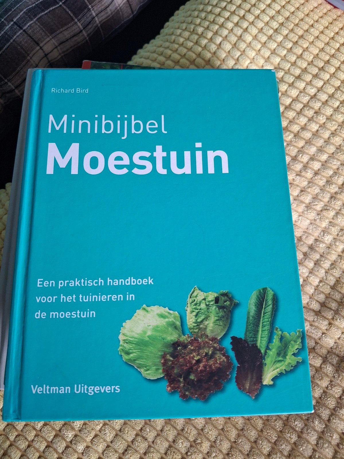 Minibijbel Moestuin - Praktisch handboek Richard Bird, Ophalen of Verzenden, Zo goed als nieuw, Richard Bird, Moestuin