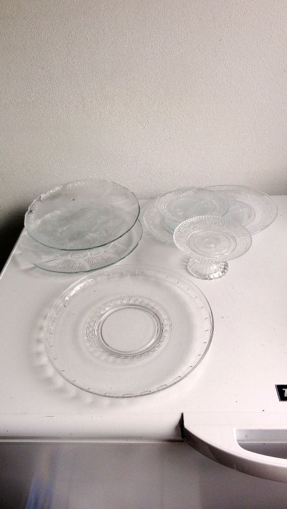 Schalen, mooie uitgewerkte glazen schalen en borden, Huis en Inrichting, Ophalen of Verzenden, Overige stijlen, Glas, Schaal of Schalen