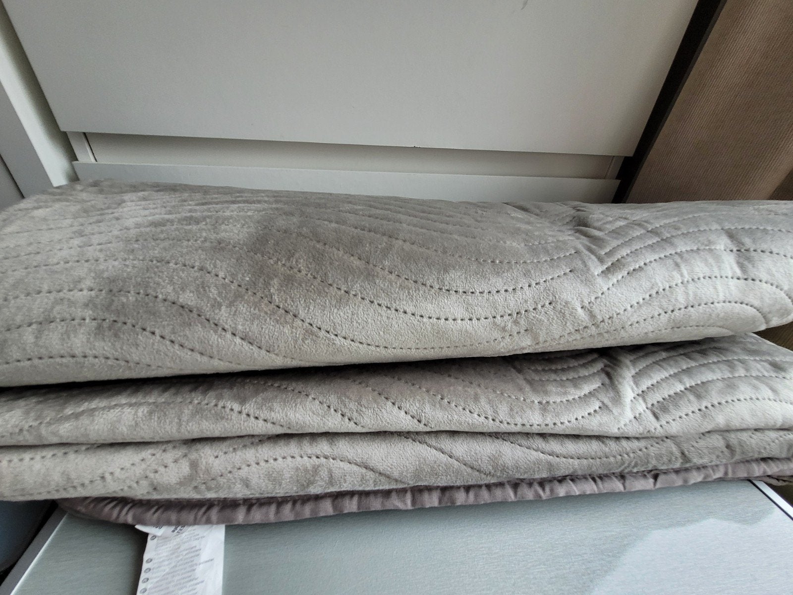 Fluwelen Bedsprei Lichtgrijs/Zilver 240x220 cm, Huis en Inrichting, Gebruikt, Tweepersoons, Ophalen of Verzenden, Overige merken