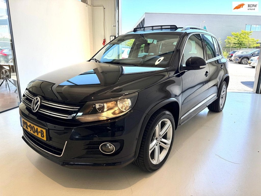 Volkswagen Tiguan 1.4 TSI Sport&Style R-line Edition, Voorwielaandrijving, Euro 5, 15 km/l, Gebruikt
