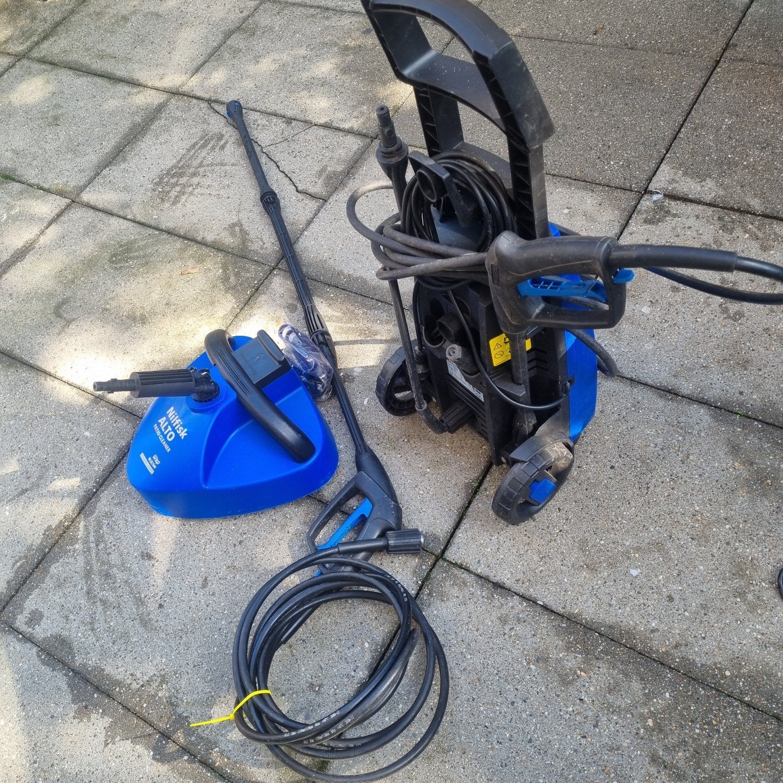 NILFISK Hoog drukreiginers met extra onderdelen.
Ziet er moo, Tuin en Terras, Ophalen, Zo goed als nieuw, NILFISK, Elektrisch
