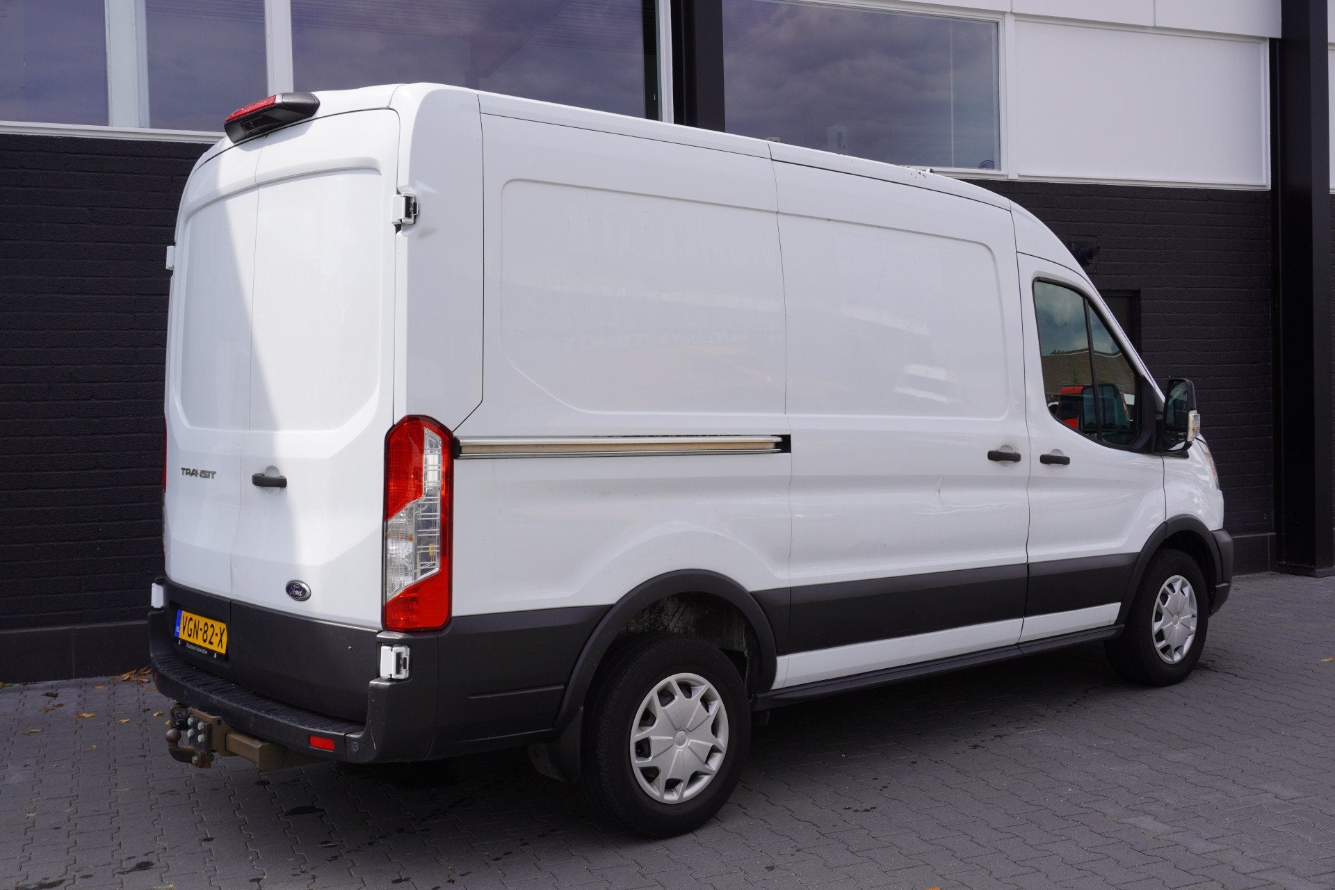 Ford Transit 2.0 TDCI L2H2 EURO 6 - Airco - Navi - Cruise -, Auto's, Voorwielaandrijving, Stof, 4 cilinders, Wit