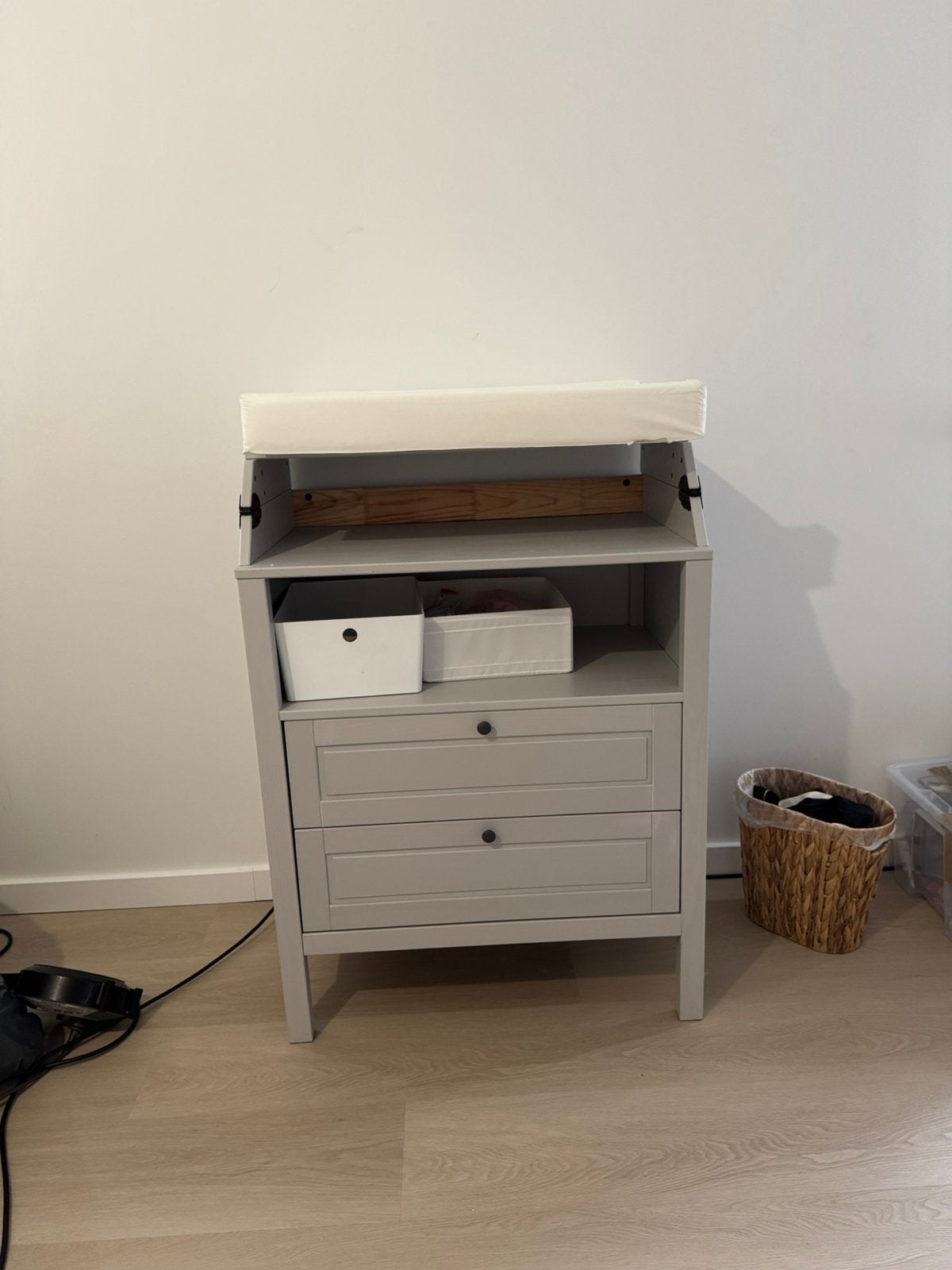IKEA SUNDVIK Commode / Ladekast - Grijs, Kinderen en Baby's, Ophalen, 50 tot 70 cm, Zo goed als nieuw, 75 tot 100 cm