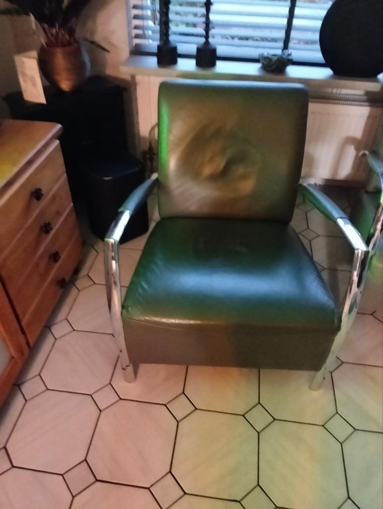 Mooie grijze stoelen, Ophalen