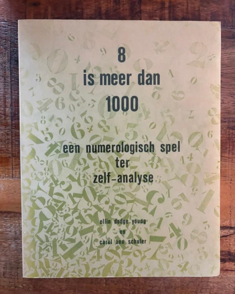8 is meer dan 1000 – numerologie boek (1979), Ophalen of Verzenden, Zo goed als nieuw, Spiritualiteit algemeen, Overige typen