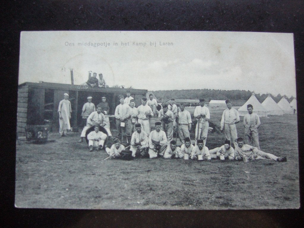 LAREN =  ONS MIDDAGPOTJE IN HET KAMP  1909, Ophalen of Verzenden, Voor 1920, Gelopen, Noord-Holland