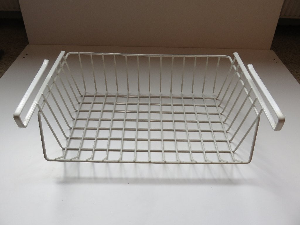 Vintage witte draadmand hangmandje voor een kastplank, Mand, Zo goed als nieuw, Metaal, Rechthoekig