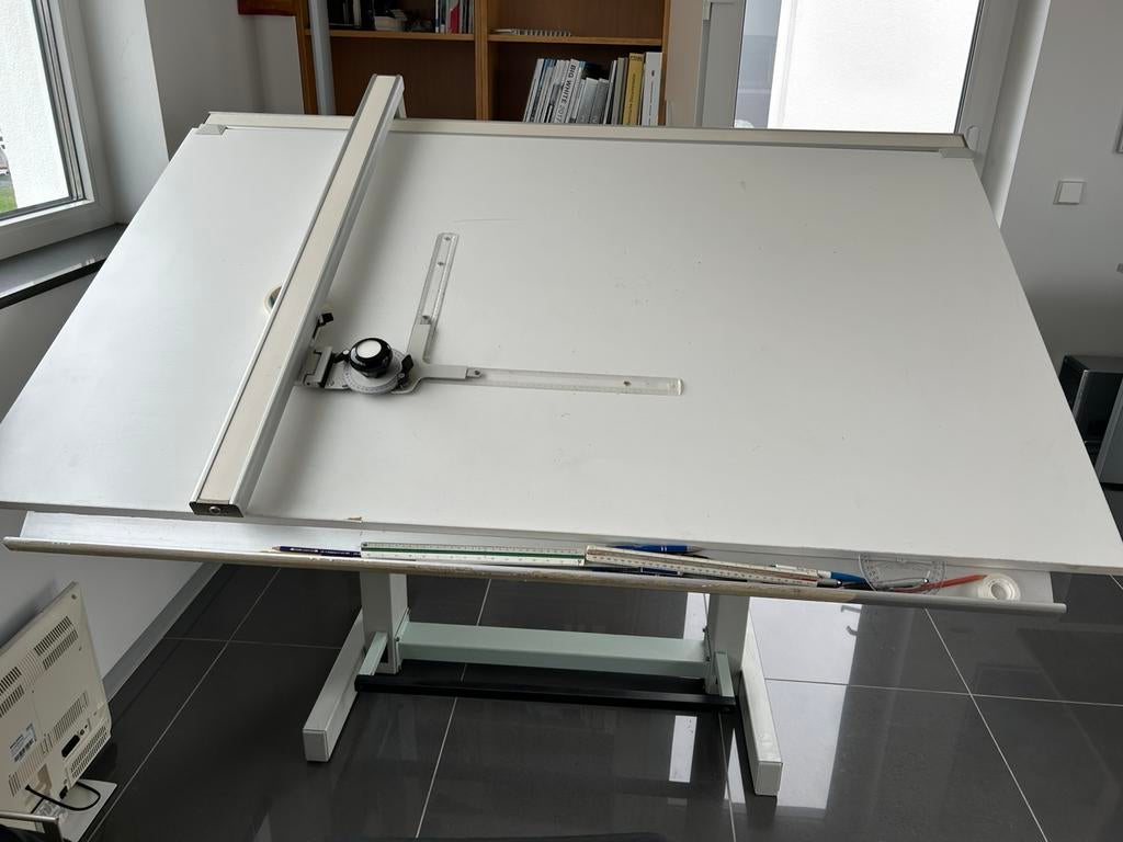 Professionele tekenmachine, AO. Bieden vanaf 250. Euro, Ophalen, Zo goed als nieuw, 150 tot 170 cm