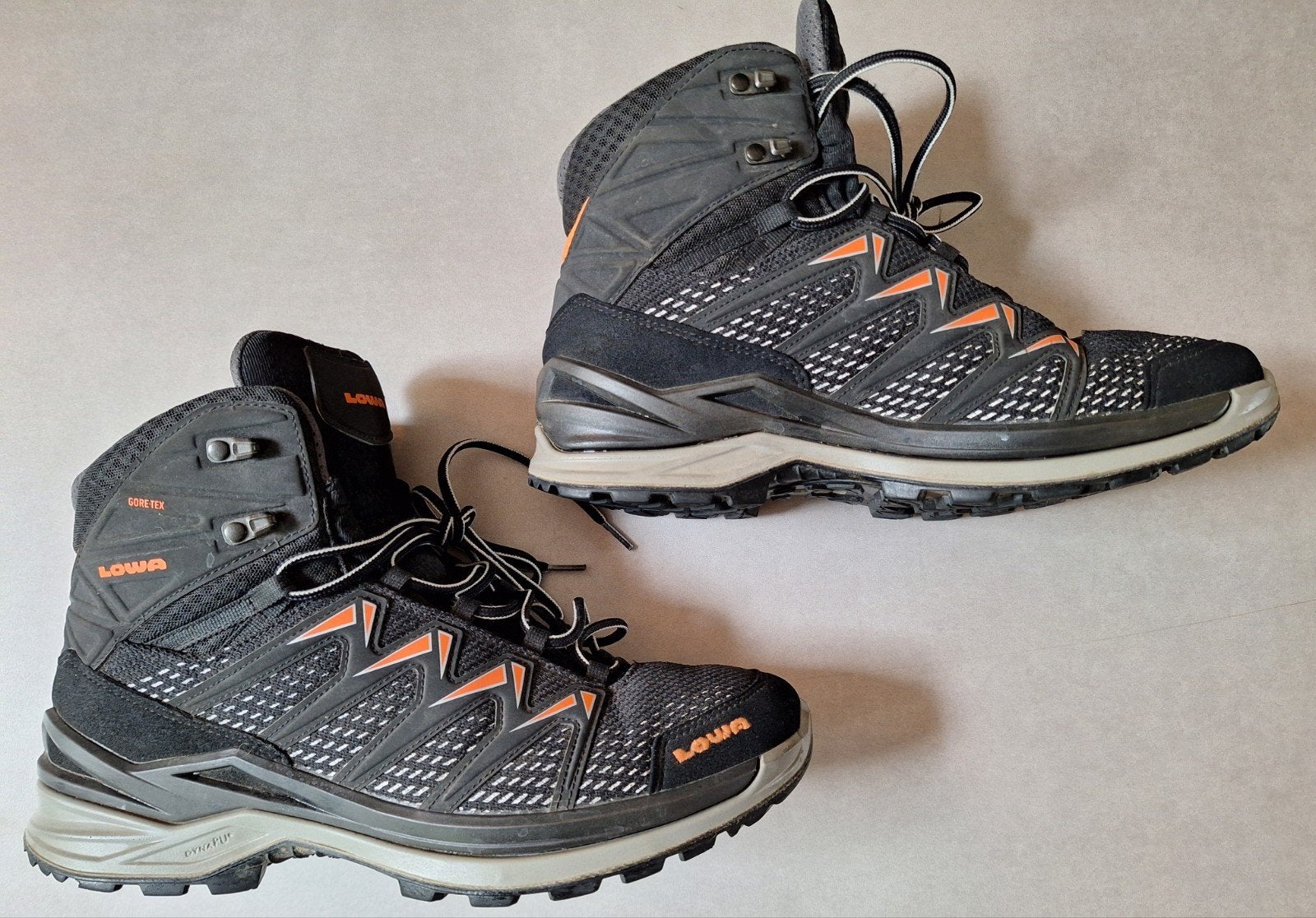 lowa maat 44 innox pro hiking schoenen gore tex, Ophalen of Verzenden, Zo goed als nieuw, Schoenen