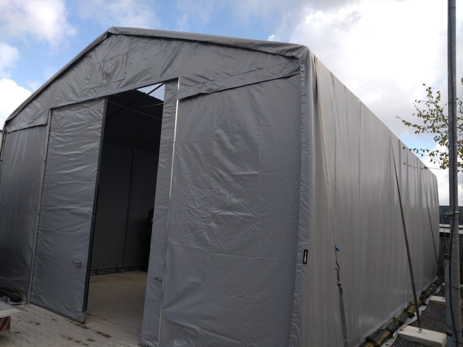 opslag tent hal, Ophalen, Zo goed als nieuw