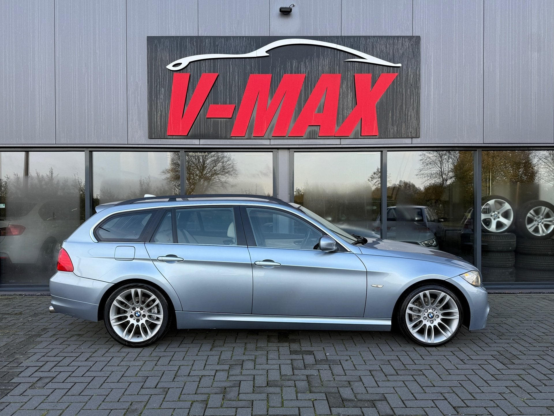 BMW 318i 2.0 Touring LCI M-Sport NAP Leer Xenon NaviProf PDC, Euro 5, Achterwielaandrijving, Parkeersensor, Blauw