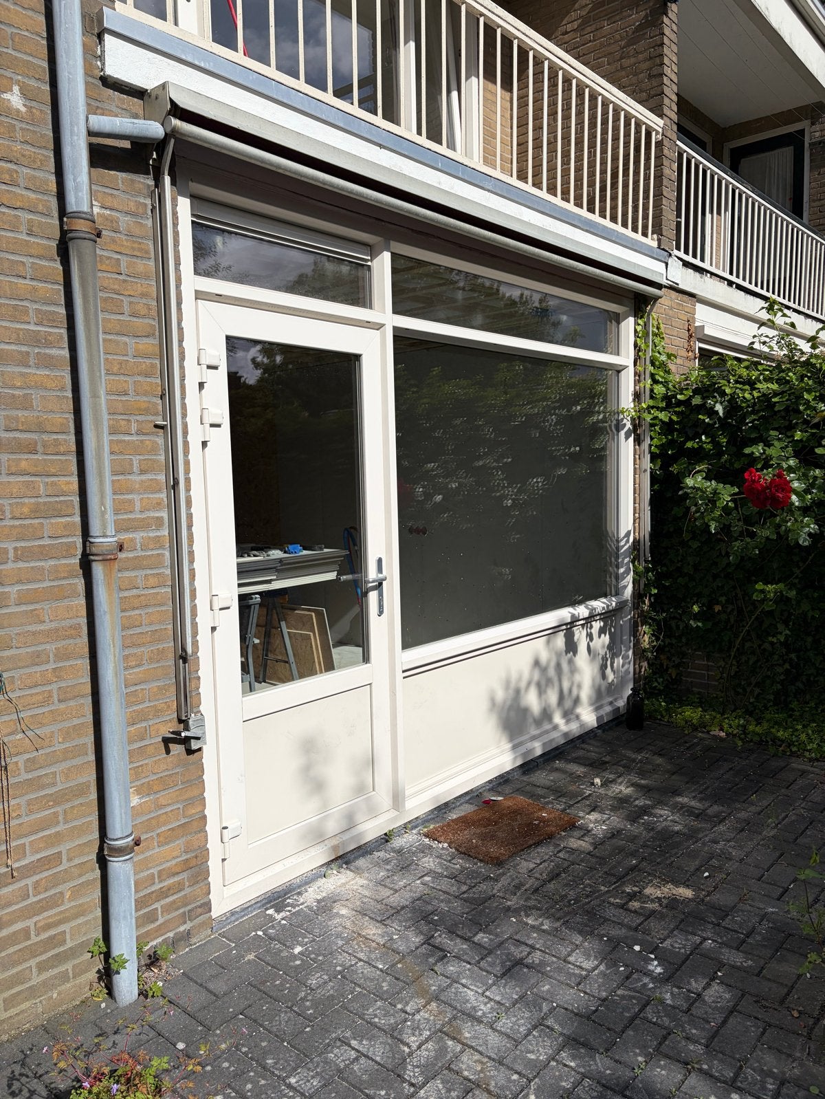 Wit kunststof kozijn met loopdeur, 333x262 cm, dubbelglas, Ophalen, Zo goed als nieuw, Kunststof